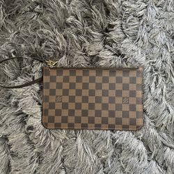 Louis Vuitton Pochette Damier