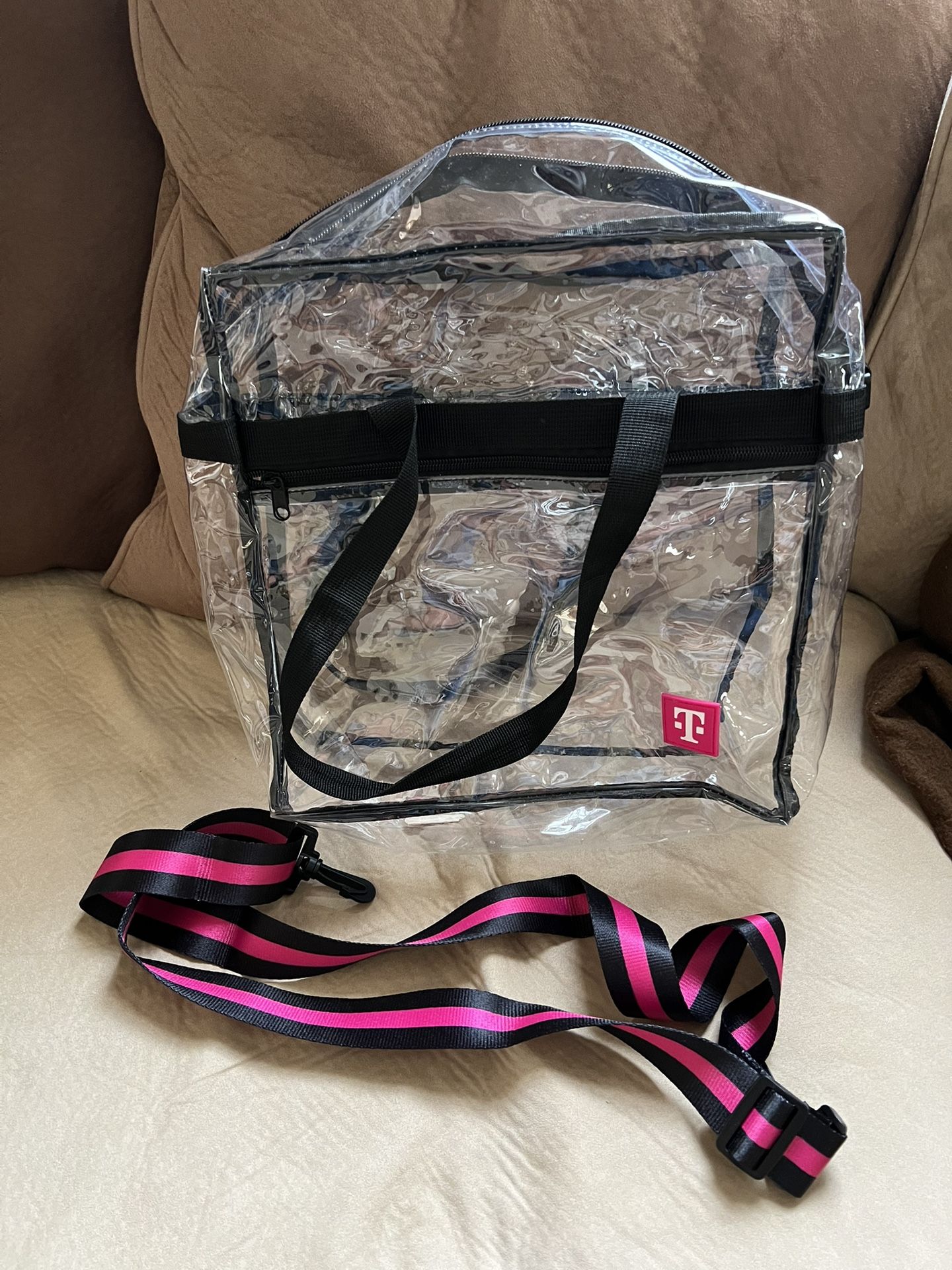 Clear Purse / Bag / Tote With Shoulder Strap