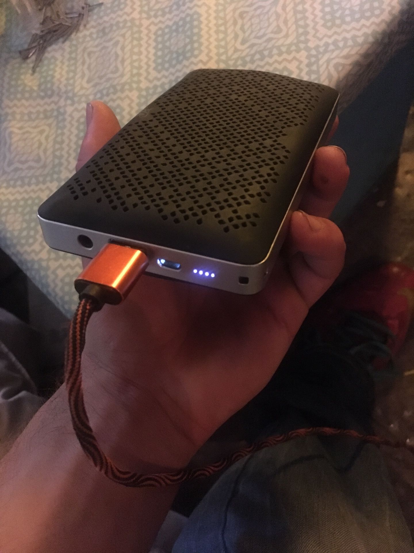 VR3 bluetooth speaker and portable phone charger