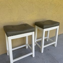 Like New Bar Stools