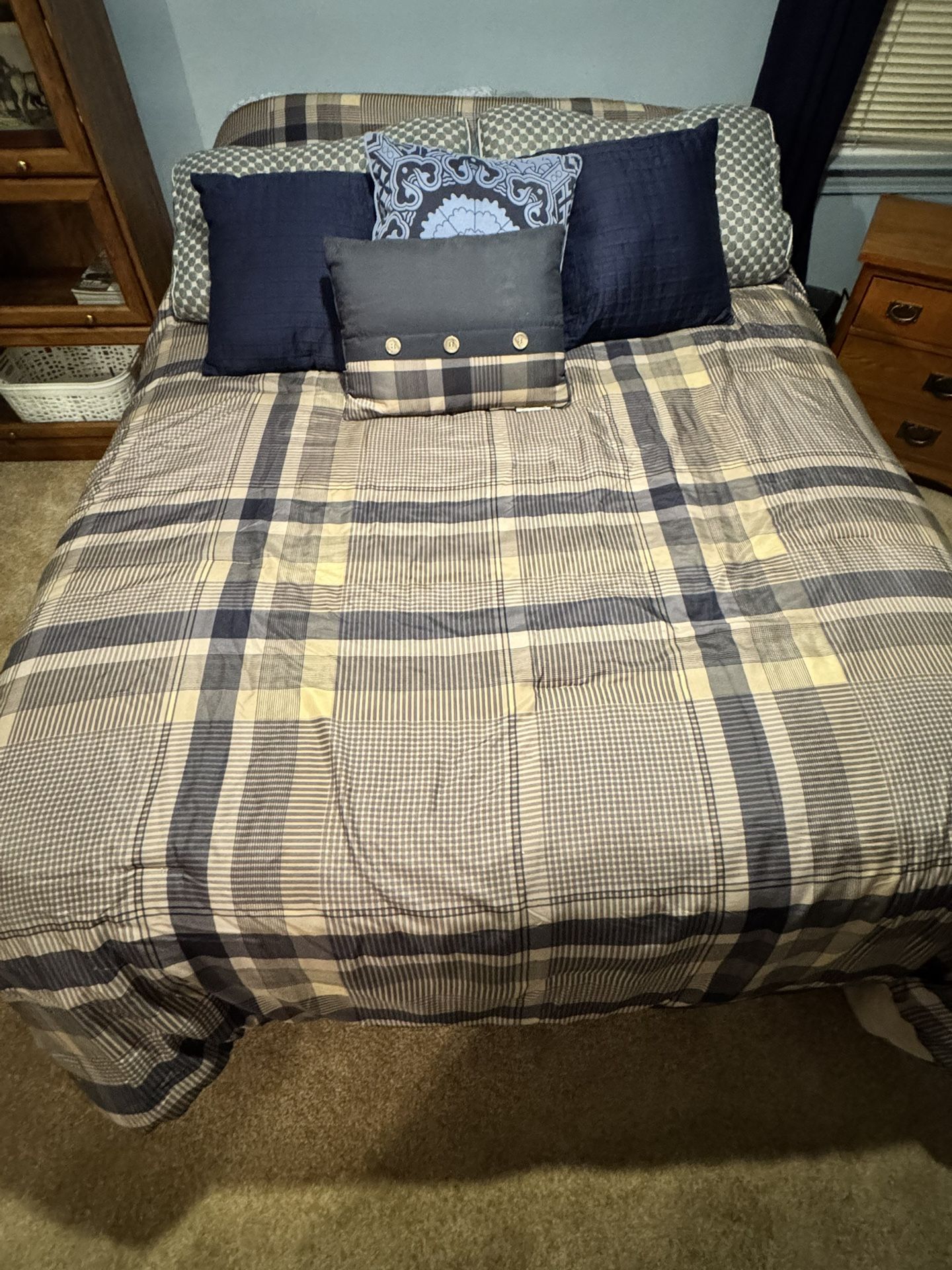 Sealy Posturepedic Medium Firm With Box Spring And Frame