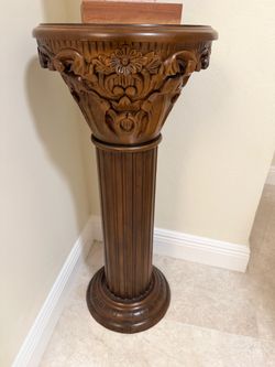 Mahogany Design Toscano pedestal wih marble