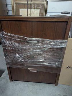 2 Filing Cabinets