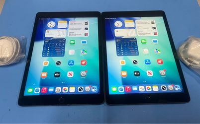 Lot of 2 Apple iPad 9th Gen 64GB WiFi 10.2” iPad—Space Gray iOS 26 complete with Lightning cables and Apple Chargers