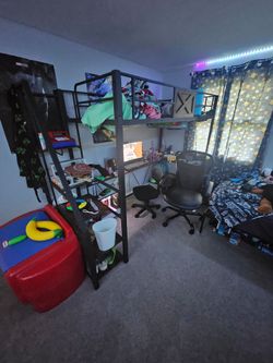 Twin size kids bed /desk