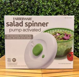 Salad spinner pump activated
