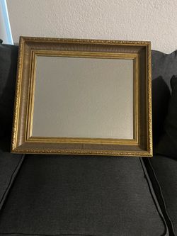 Gold heavy border mirror