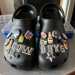 Crocs, W/21 “Cowboys” Charms, Classic Style, Unisex, Adult, Black, Clogs, Many Sizes, New With Tags, Great Gift !! 🎁 ($65 Pick Up Only)