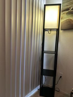 Modern Shelf Floor Lamp – Black