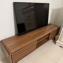 TV stand 