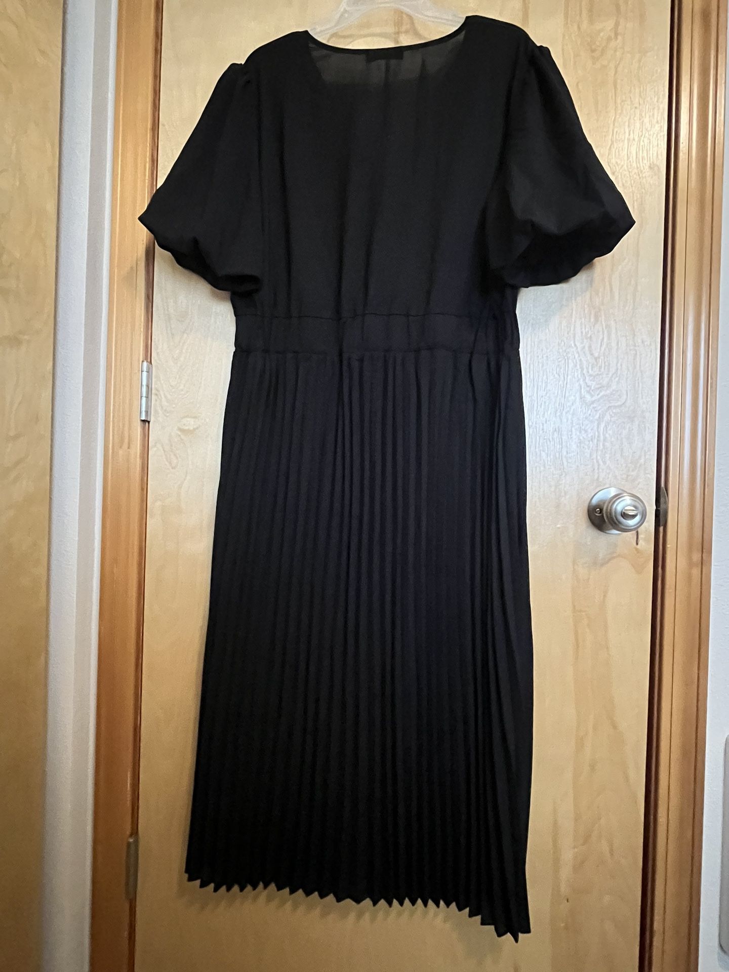 Black Dress SizeL(12) Heels Shoes Size7,5 Brand New!!!
