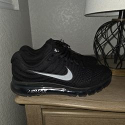 Nike Air Max 2017 (Size 11)