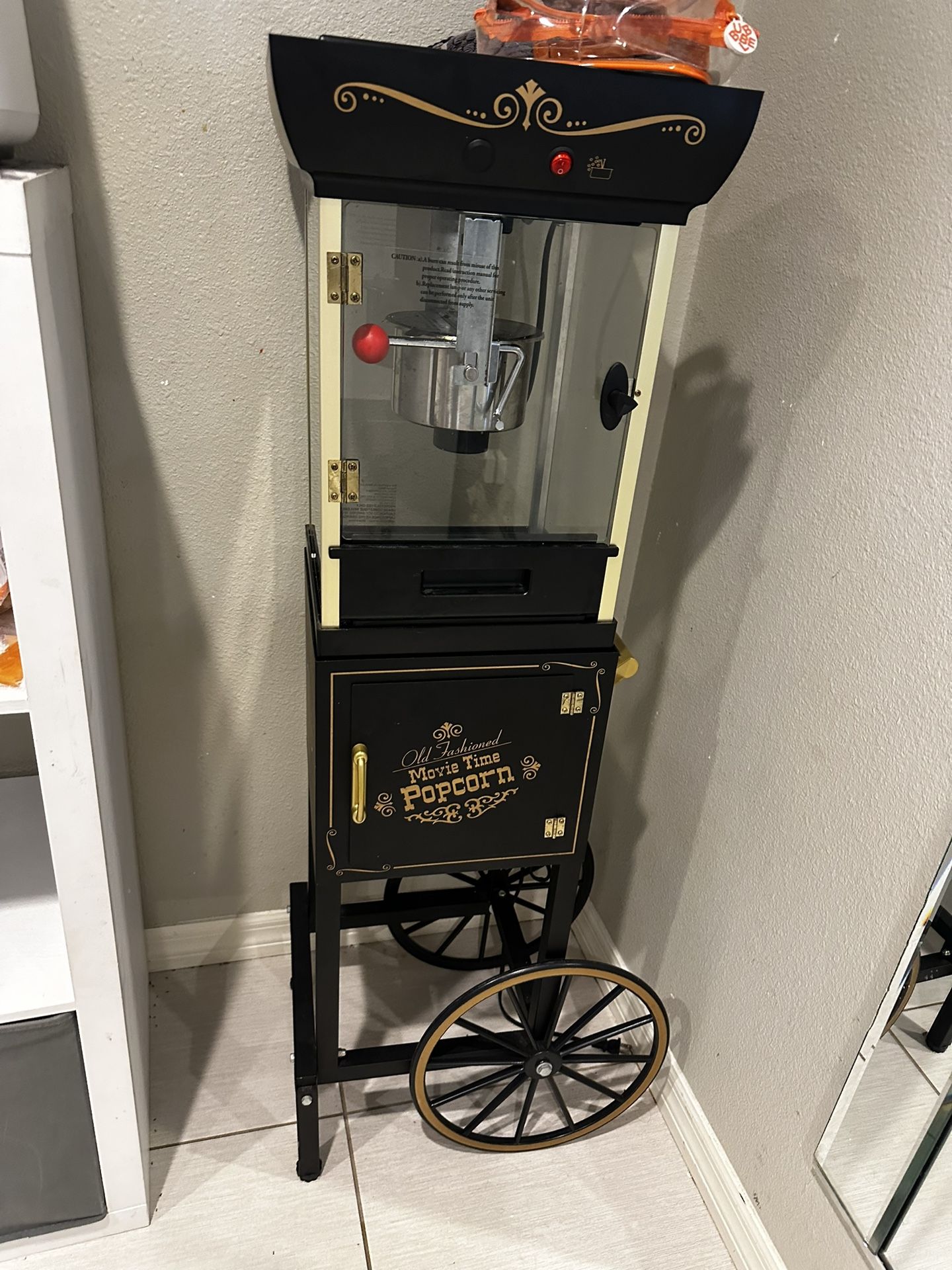 Pop Corn Machine