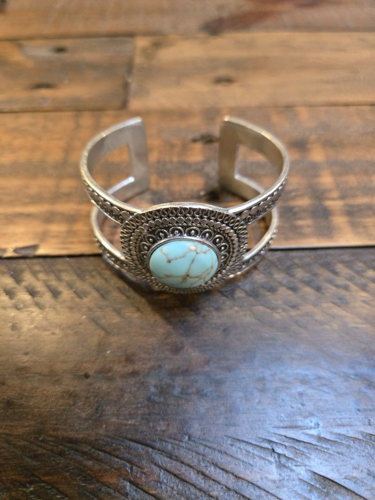 Lucky Brand Antiqued Silver Tone Turquoise Set Stone Tribal Cuff Bracelet