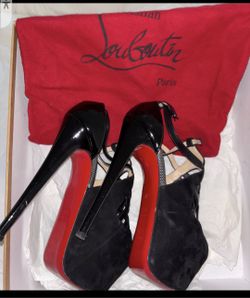 Christin Louboutin Black Shoe