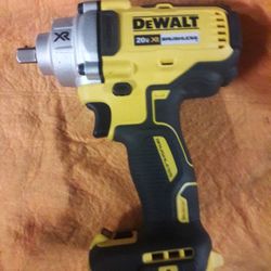 New Dewalt Half Inch Mid Torque Impact Tool Only