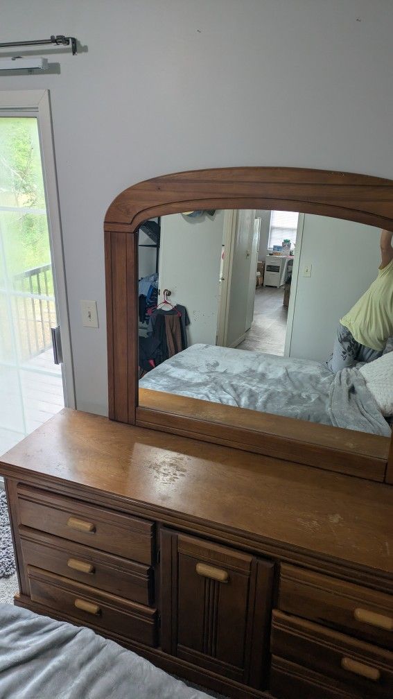 Dresser