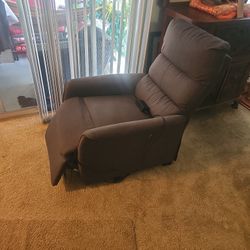  Lift Recliner Like New 