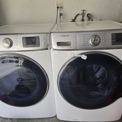 Selling a Selling Samsung washer and dryer set (Large Capacity, $350 in total.

