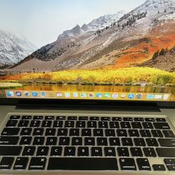 2011 APPLE  MAC BOOK PRO  15 Inch Intel I7 OBO Mejor Oferta.