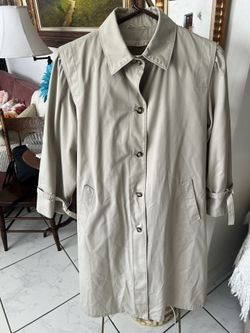 Vintage Clássic Beige Trench Coat.