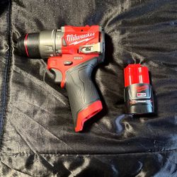 Milwaukee Hammer Drill With Battery 2.0