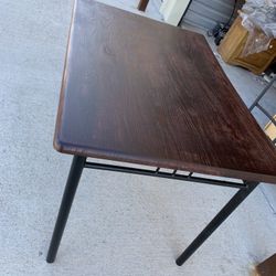 🌹DINNER TABLE -METAL AND WOOD/3 CHAIRS INCLUDED 🌹