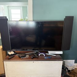 Surround Sound Speakers 