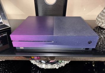 Xbox 1s Purple Edition