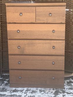 Ikea Malm 6 drawers almost like new