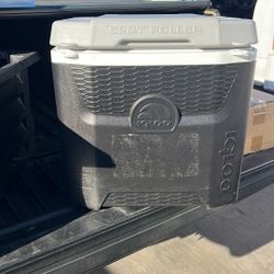 Ice chest