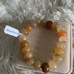 Beautiful aventurine bracelet with natural stones.