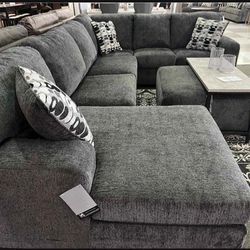 Huge U Shape Sectional With Chaise/ Fast Delivery 