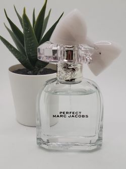 Marc Jacobs
 
Perfect Eau de Toilette 

1 fl ⭐️