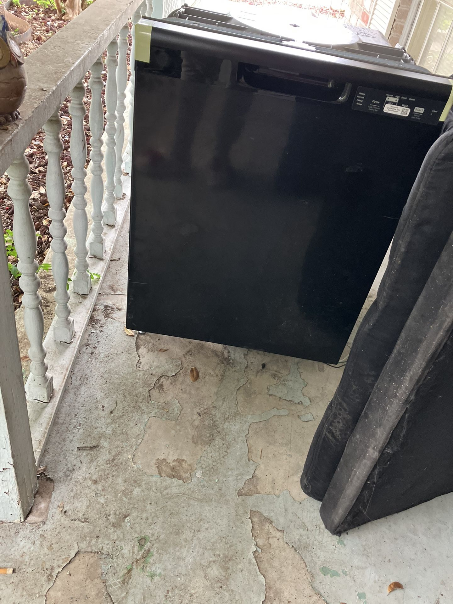 NEW GE DISHWASHER W/ WARRANTY INCLUDED
