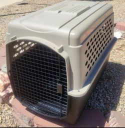 New Medium 32" Long Petmate Vari Dog Crate  Carrier For Dogs 30-50 Lbs