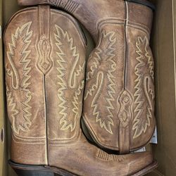 Brand New Genuine  Distressed Leather Snip Toe Cow Girl Boots