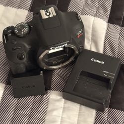 CANON EOS REBEL T7