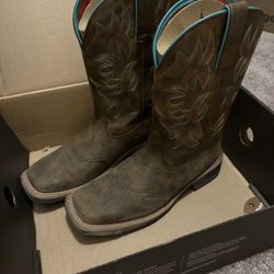 Ariat Boots Size 6.5 Women 