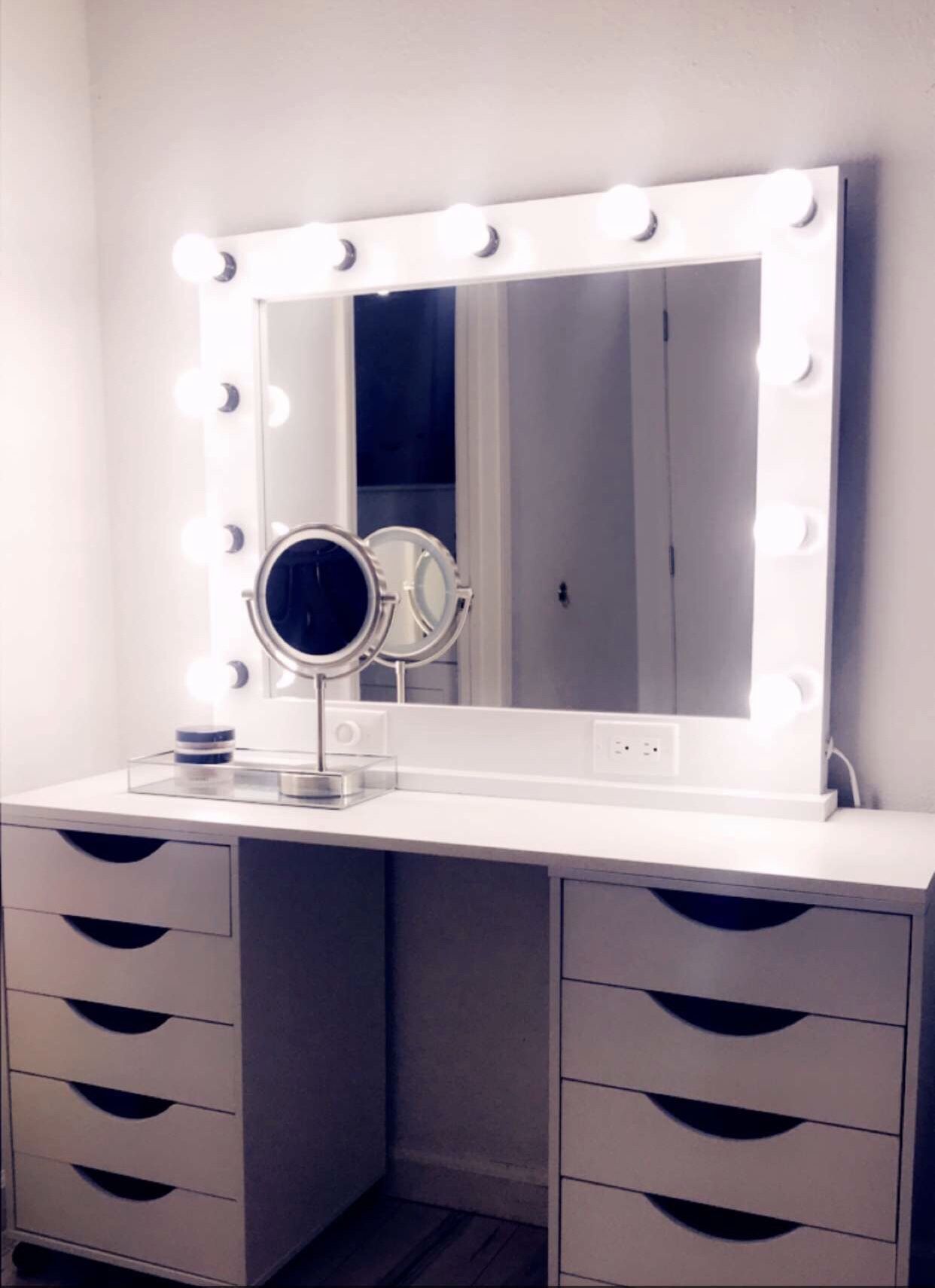 Makeup vanity ✨ need gone asap