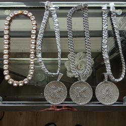 Necklaces With Pendants 