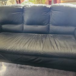 3-SEATER LEATHER COUCH