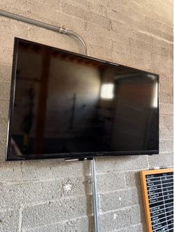 Insignia TV