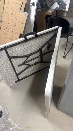 Folding Plastic Table with Carry Handle