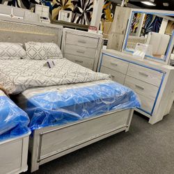 4pc Queen Size Bedroom Set $1,399