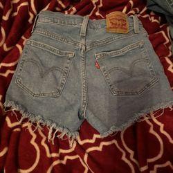 Levi’s Short