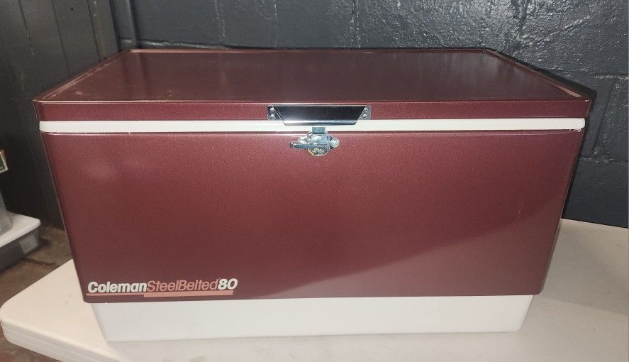 Vintage Coleman 80 Quart Cooler