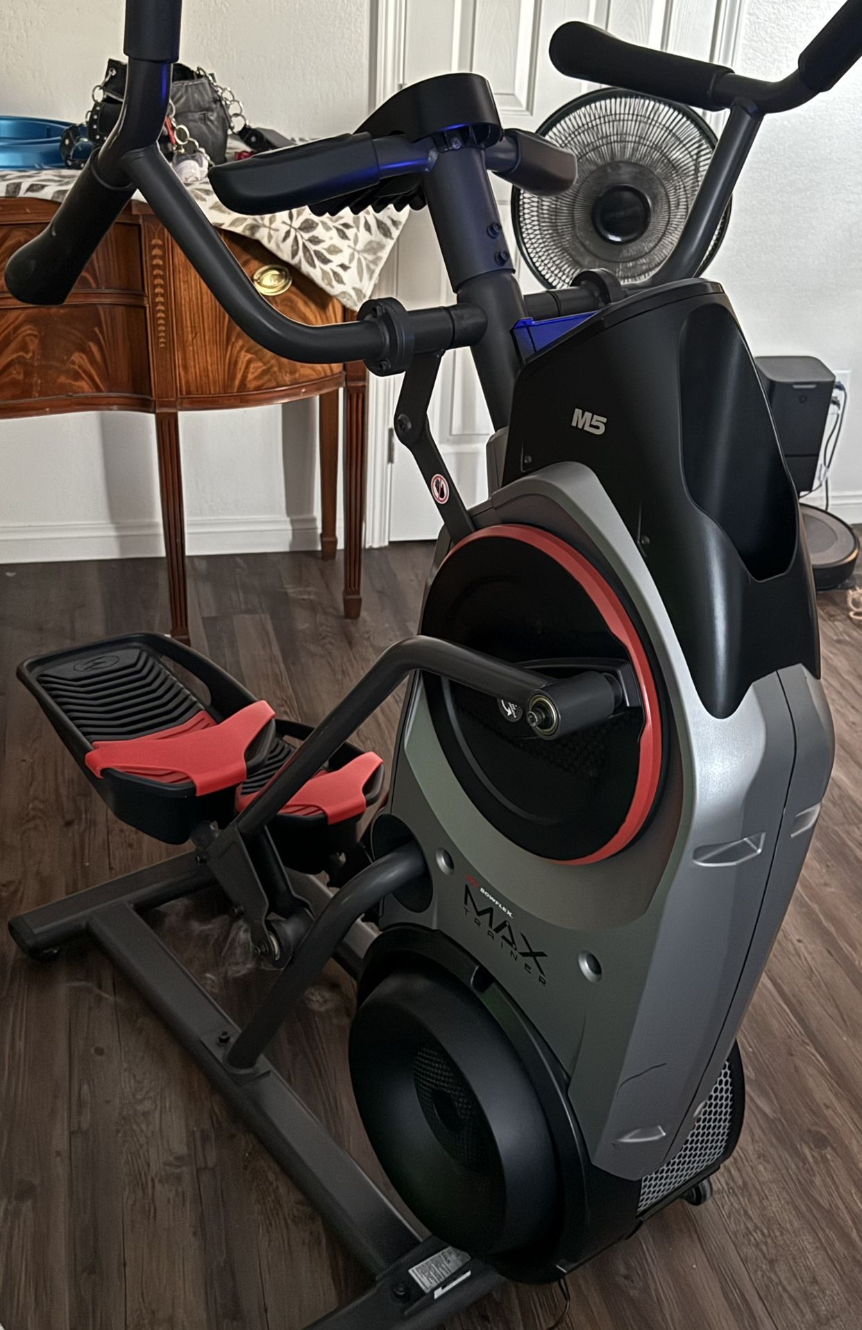 Elliptical Exercise Machine (Bowflex Max Trainer)
