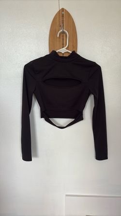XS women’s long sleeve top