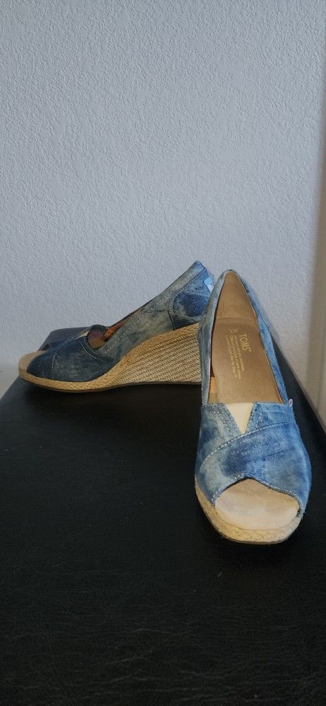 TOMS  Tdenm Tie Dye Denim Wedges